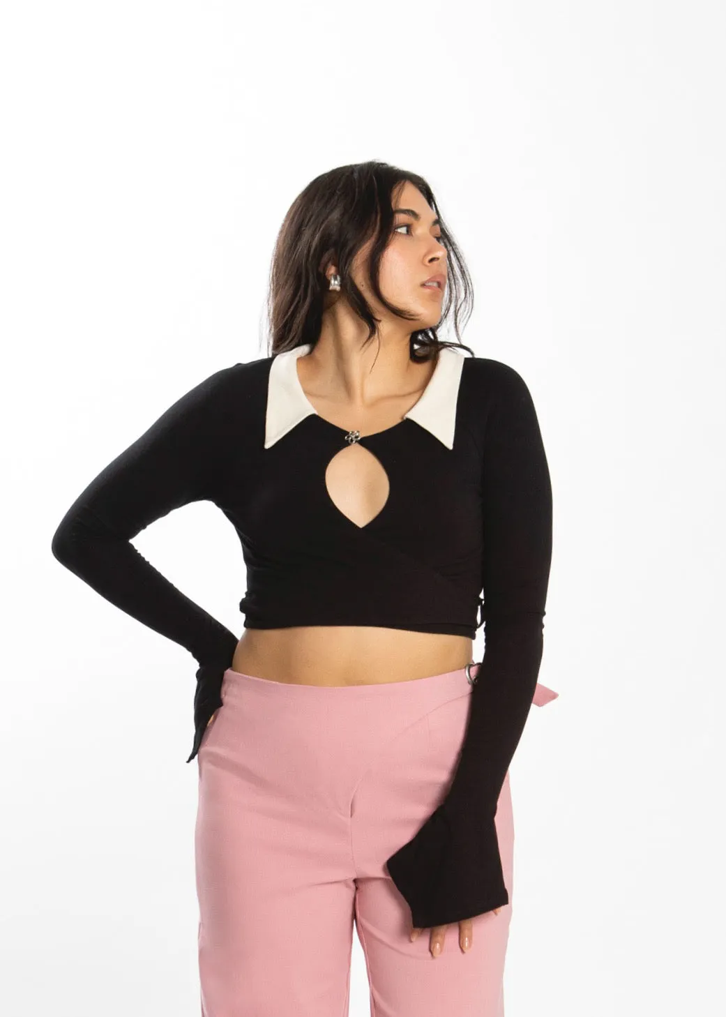 FLOWER WRAP TOP - BLACK