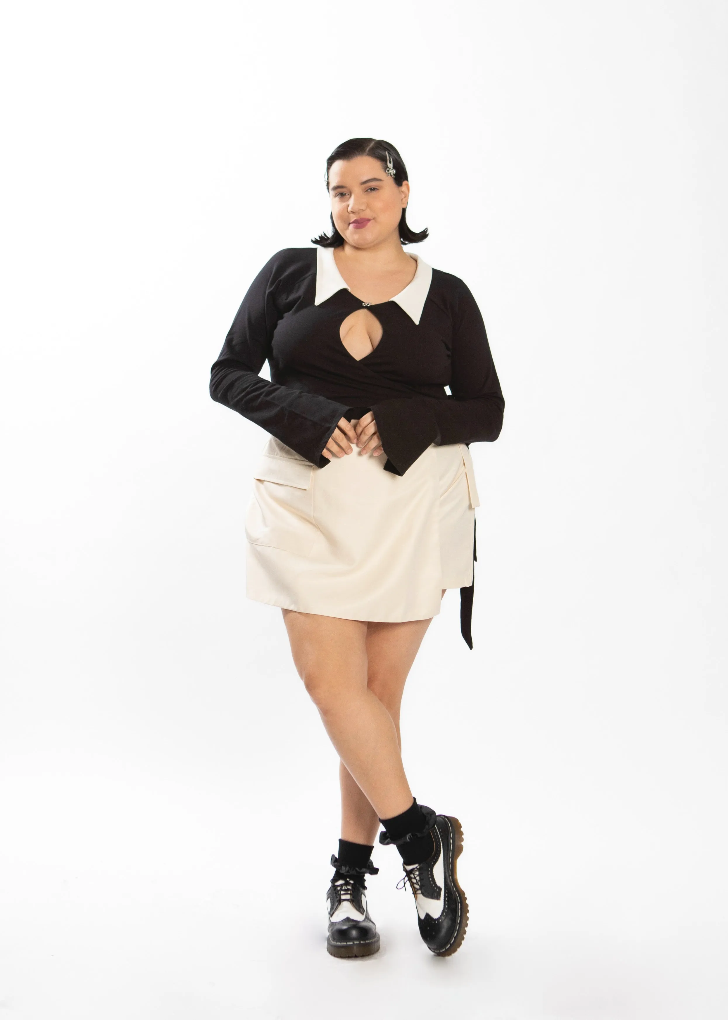 FLOWER WRAP TOP - BLACK