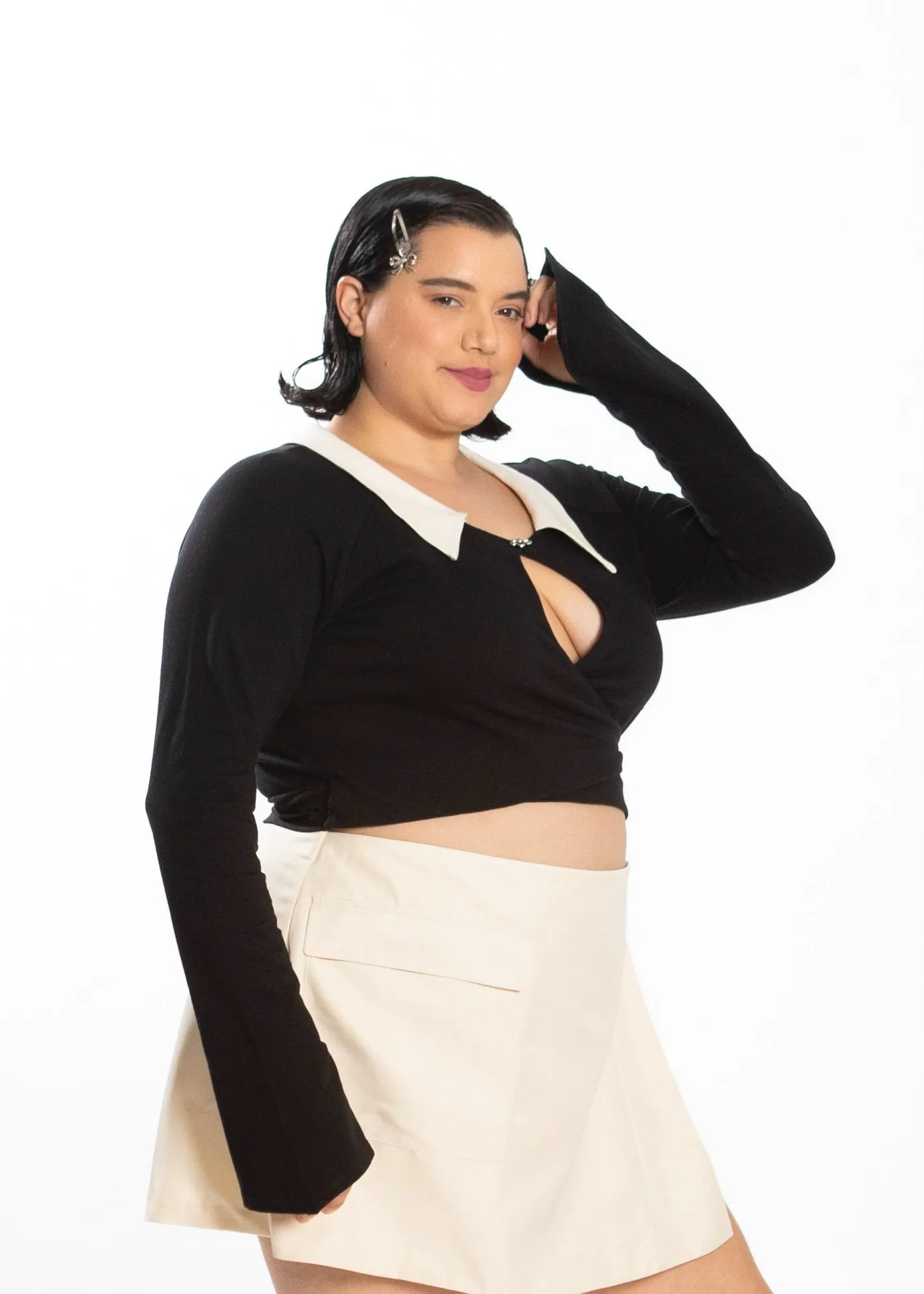 FLOWER WRAP TOP - BLACK