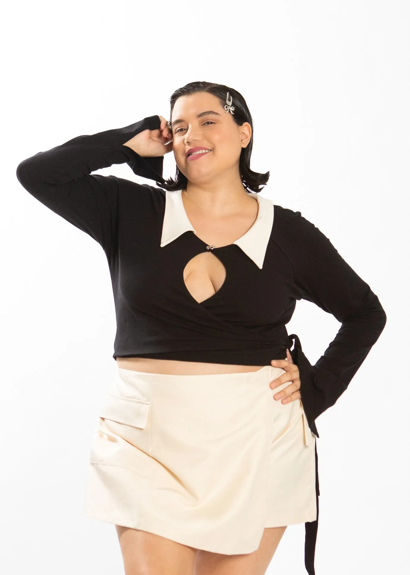 FLOWER WRAP TOP - BLACK