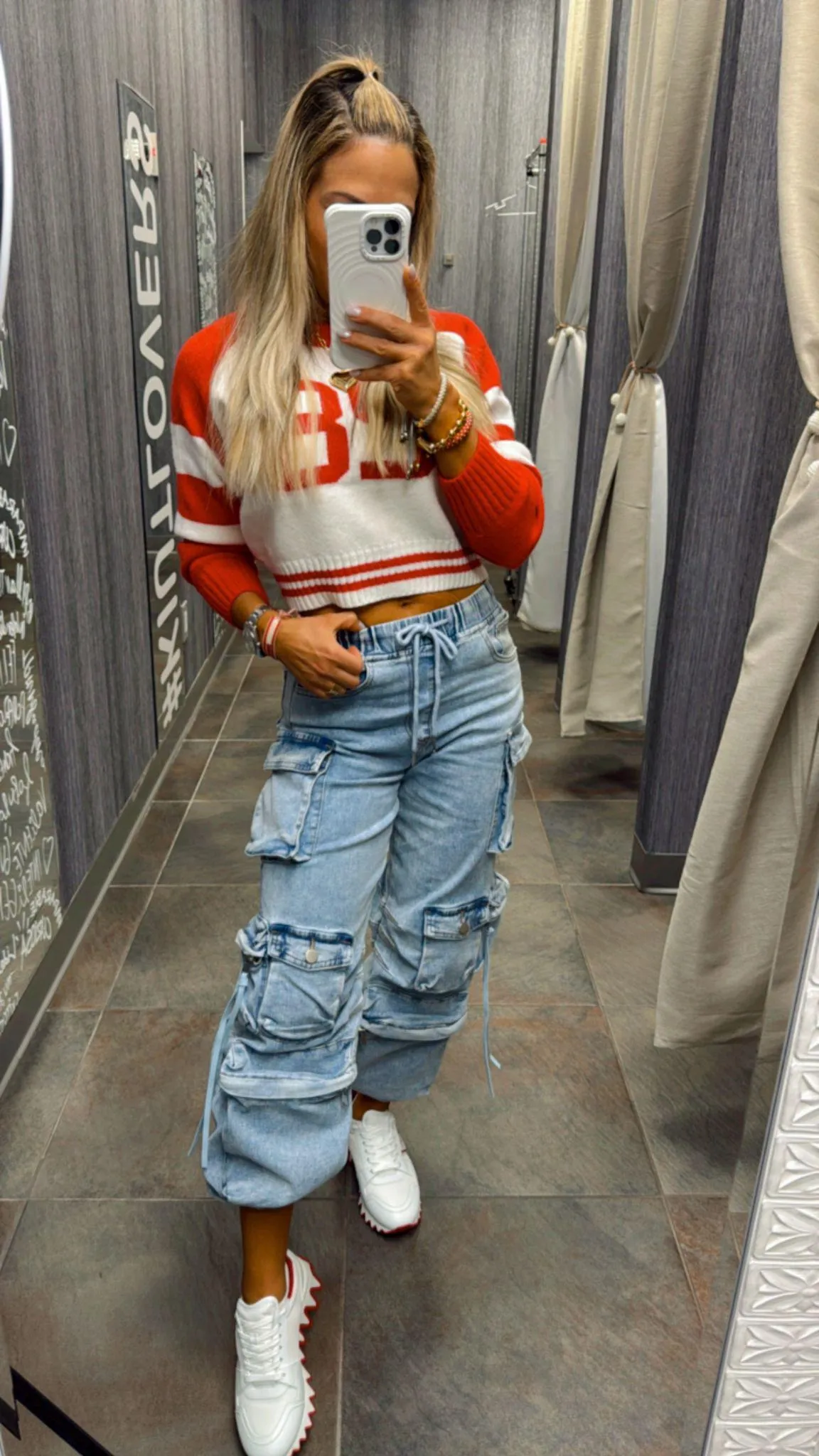 K203 University crop sweater