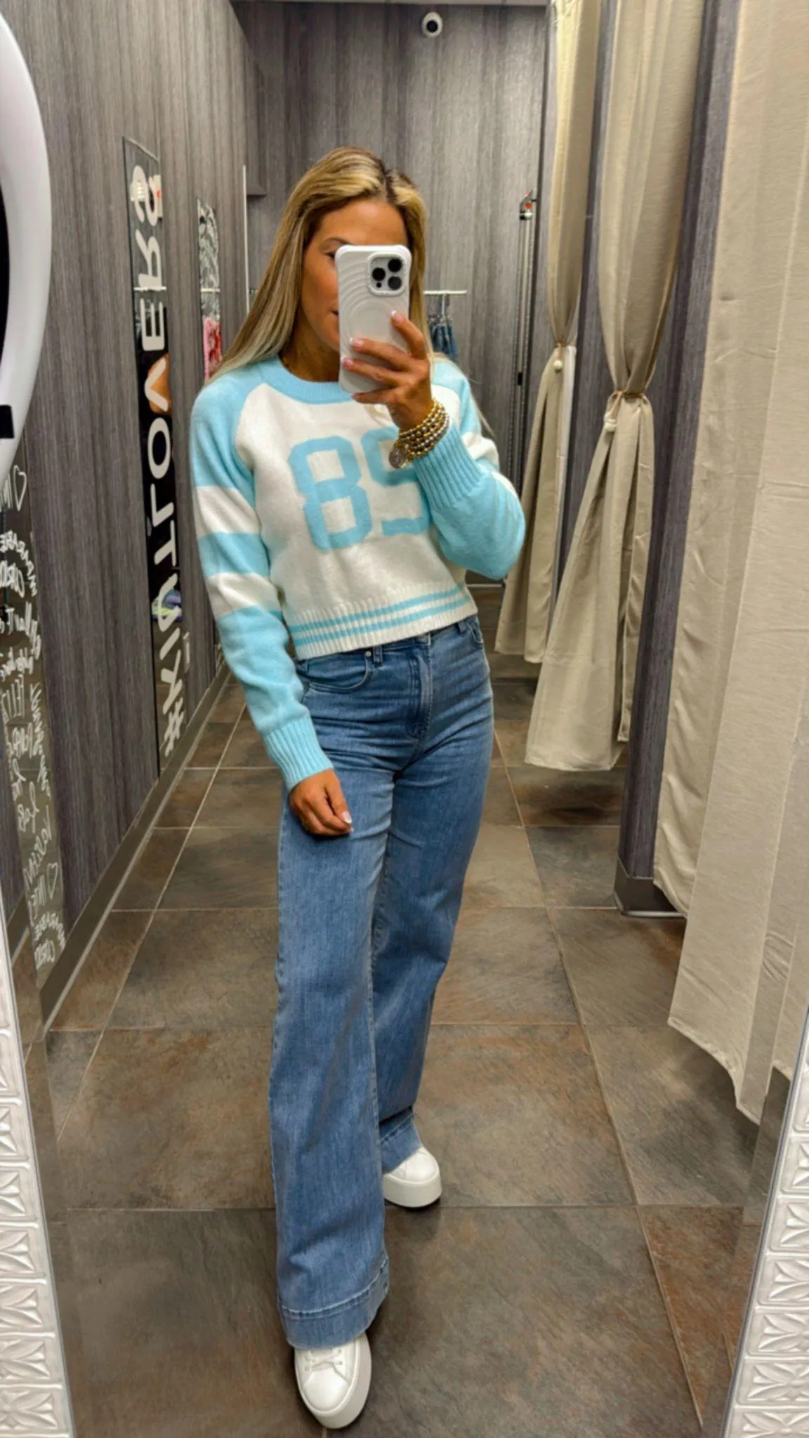 K203 University crop sweater
