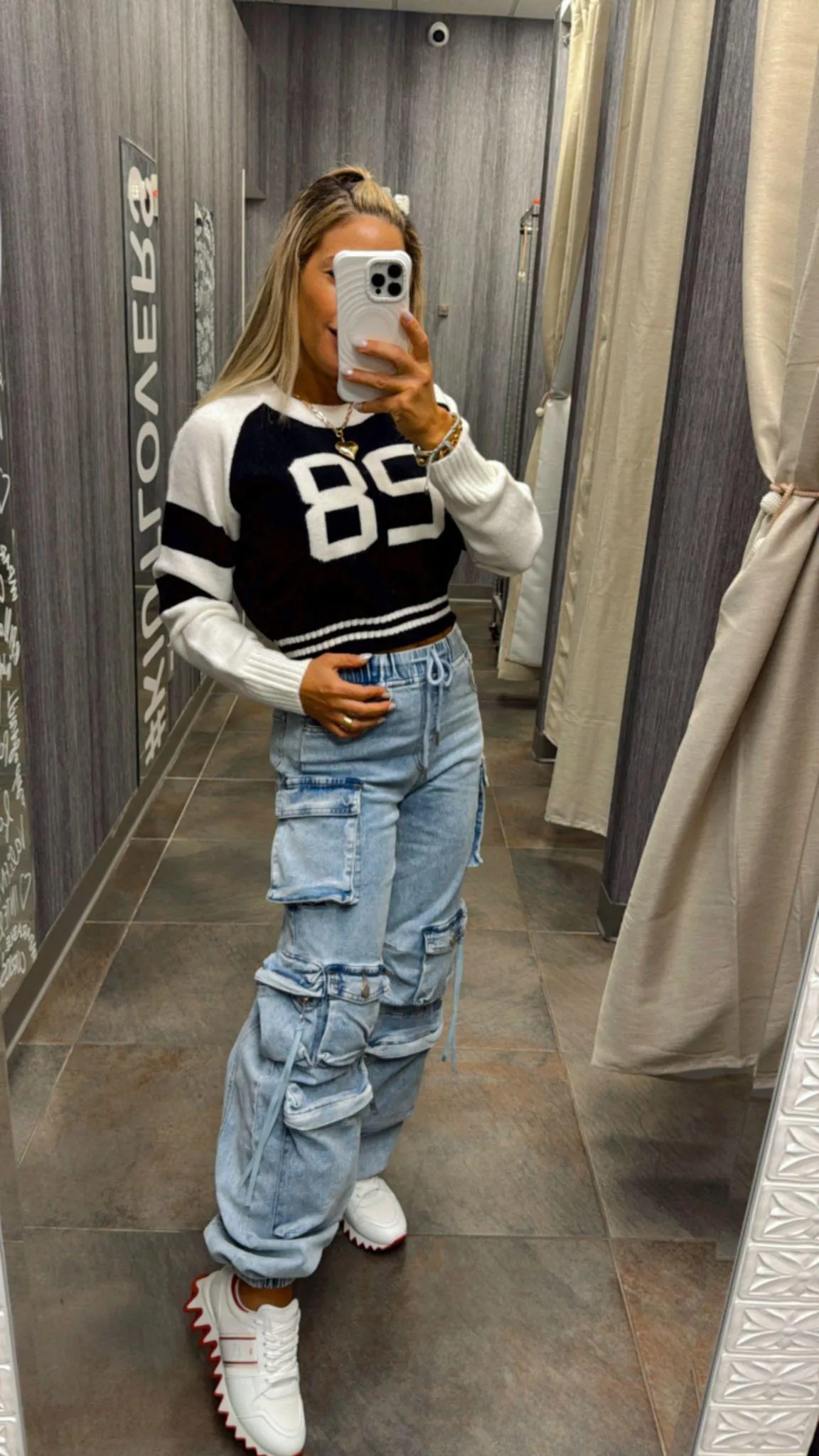 K203 University crop sweater