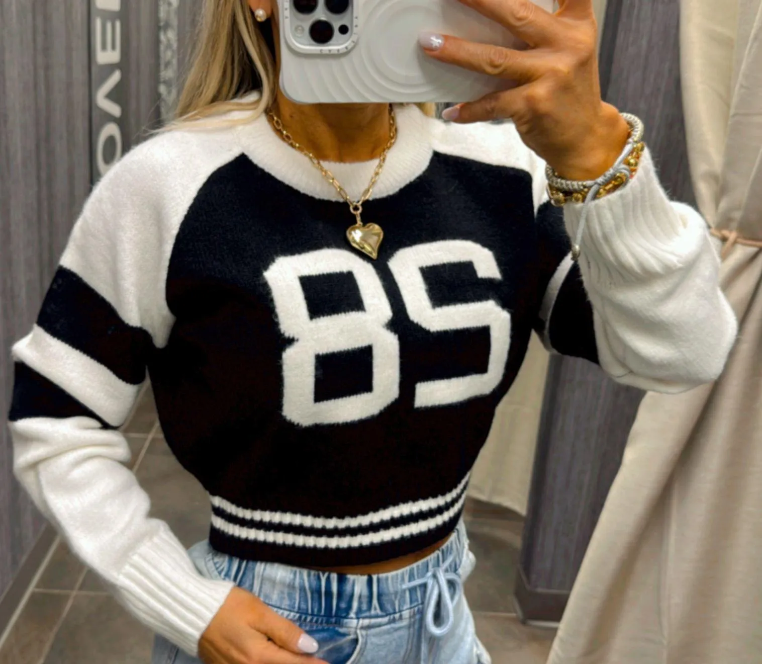 K203 University crop sweater