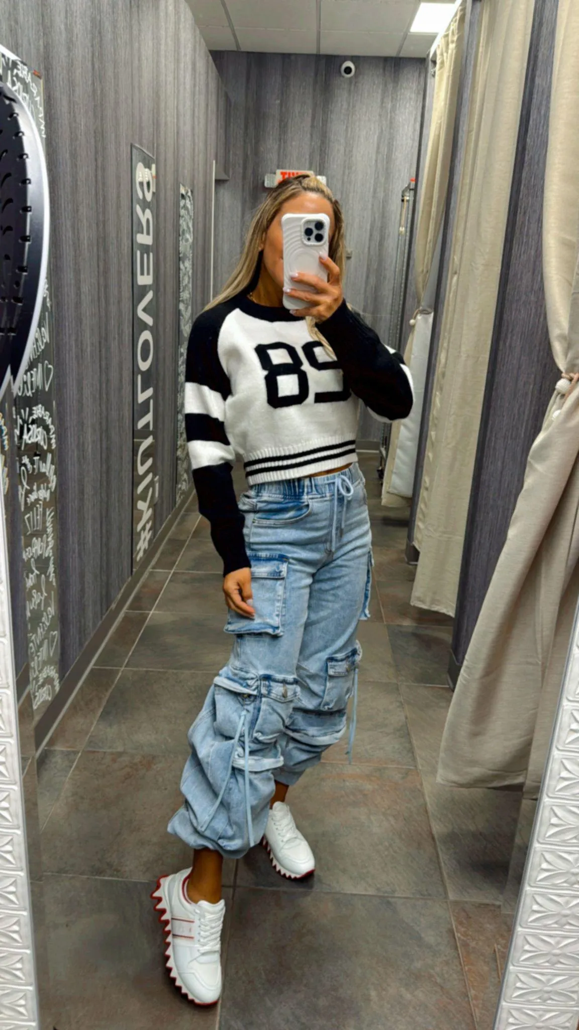 K203 University crop sweater