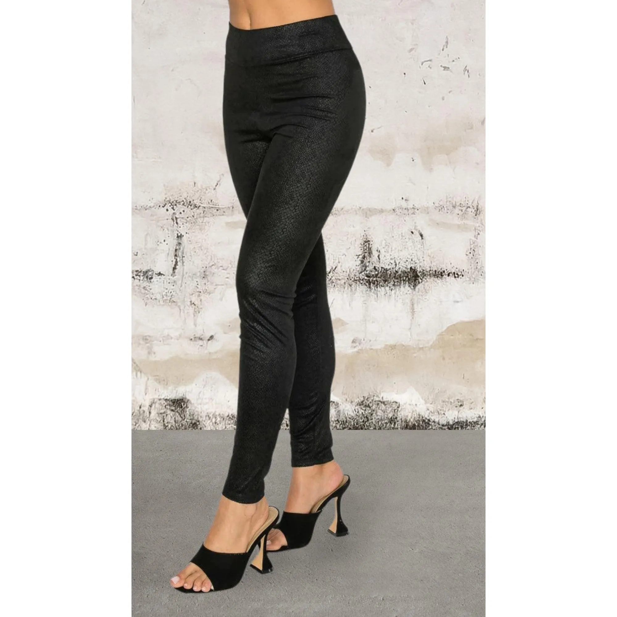 Sleeveless Snake Print Crop Top And Legging Set